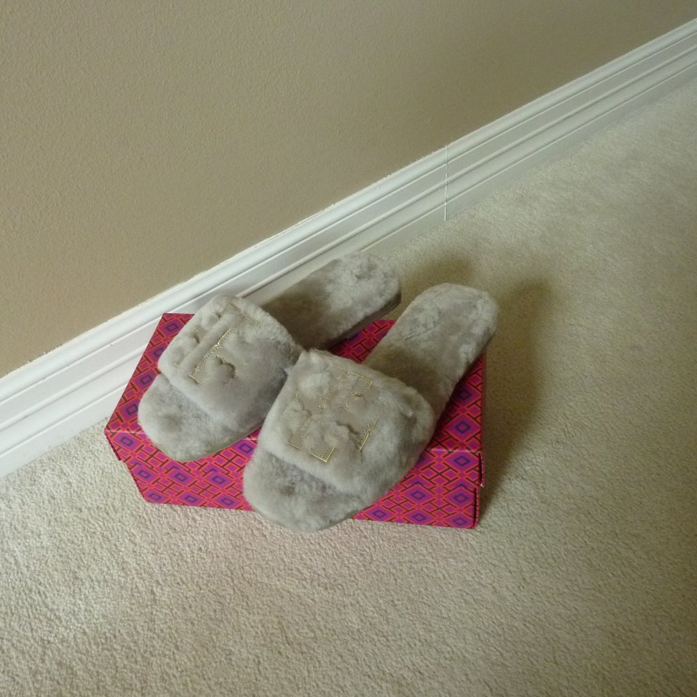 Tory Burch Double T Genuine Shearling Sport Slide Sandals (Gray NEW), Sz. 8